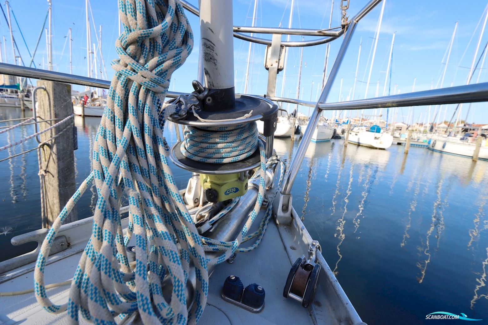 Holman & Pye Red Admiral 36