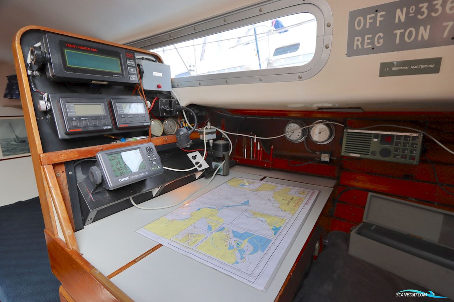 Holman and Pye  Rustler 31