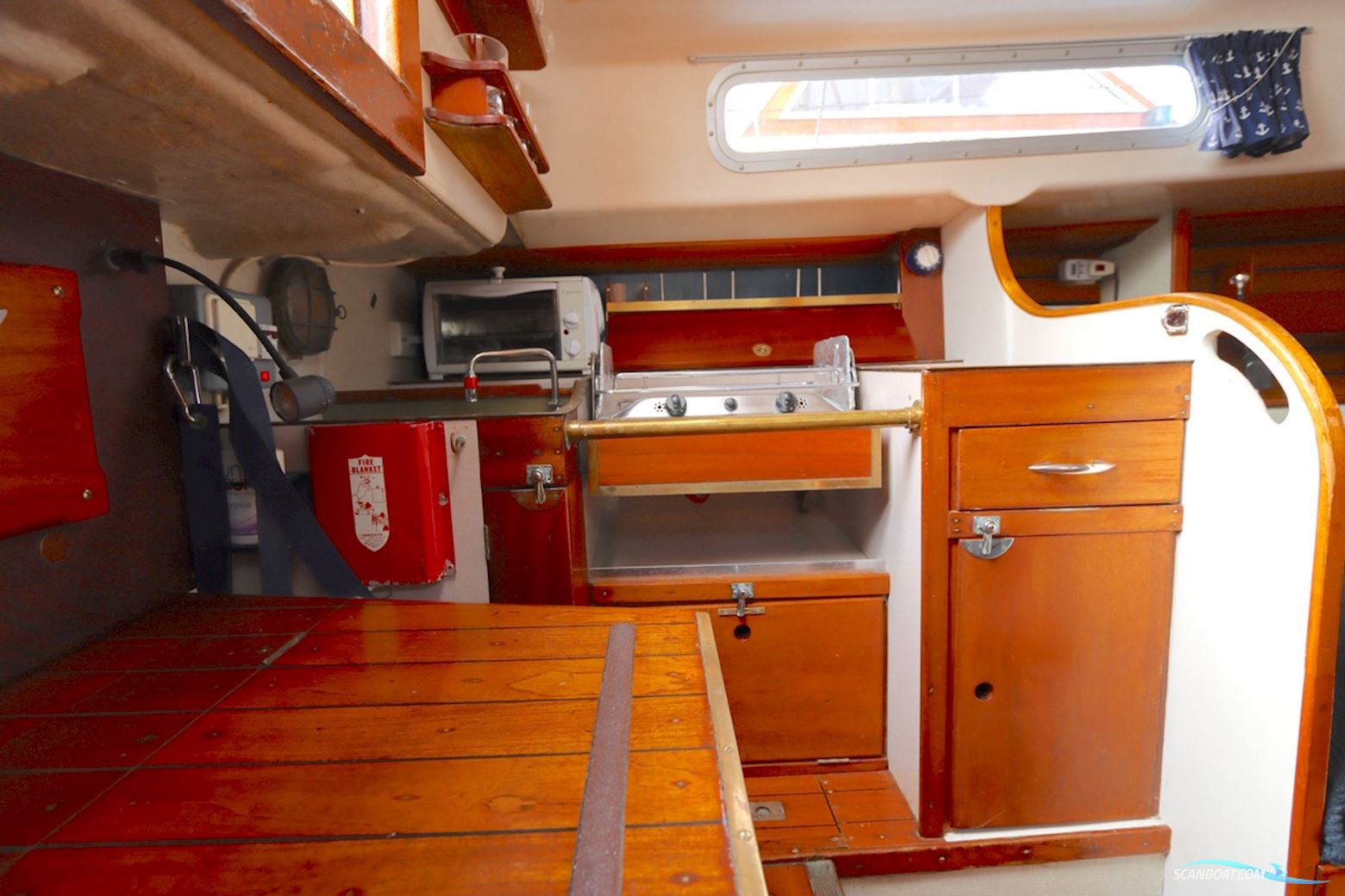 Holman and Pye  Rustler 31