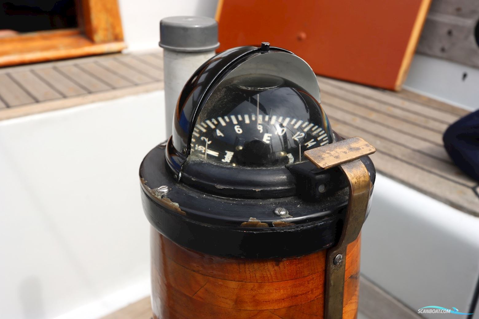 Holman and Pye  Rustler 31