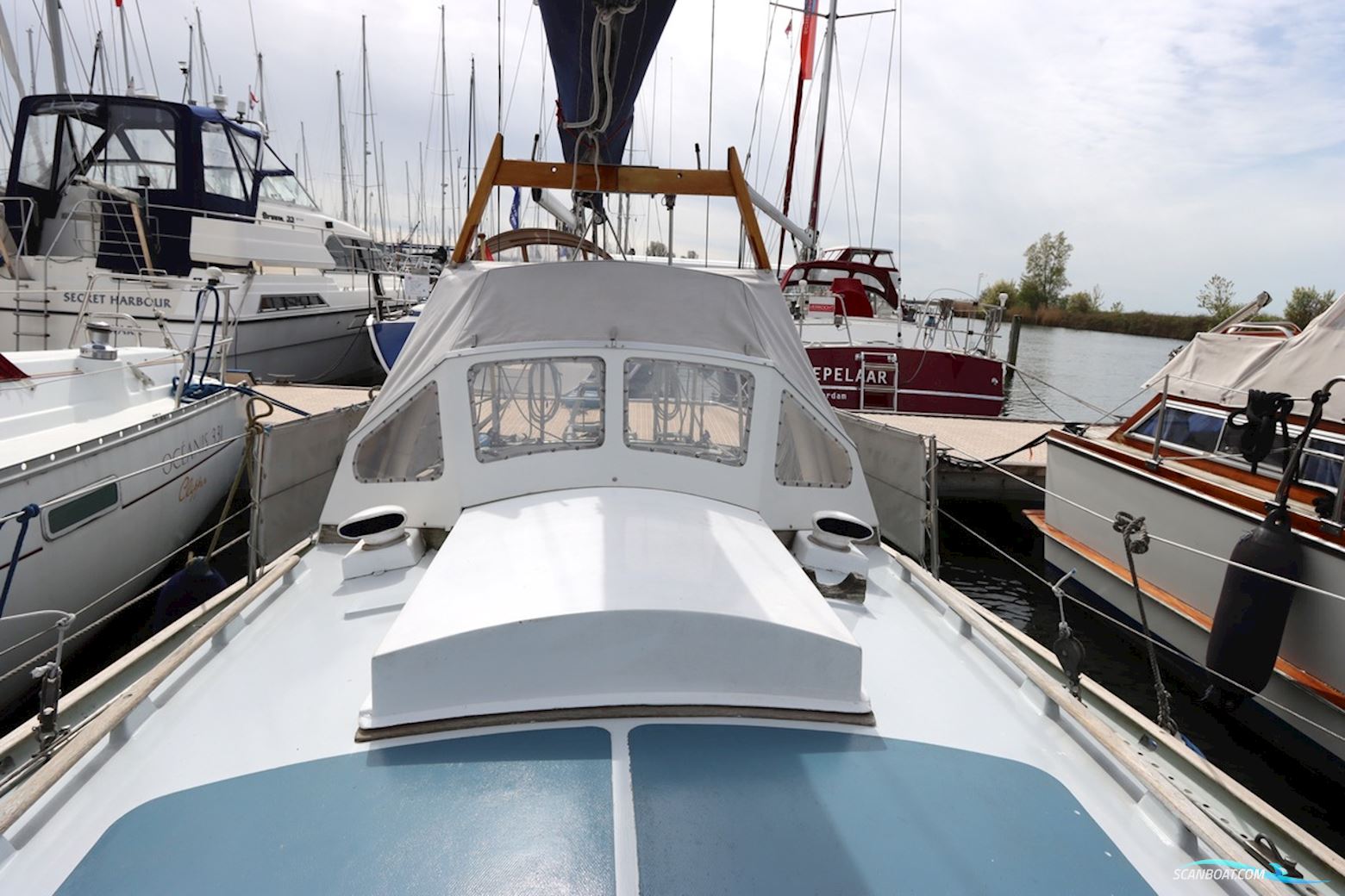 Holman and Pye  Rustler 31