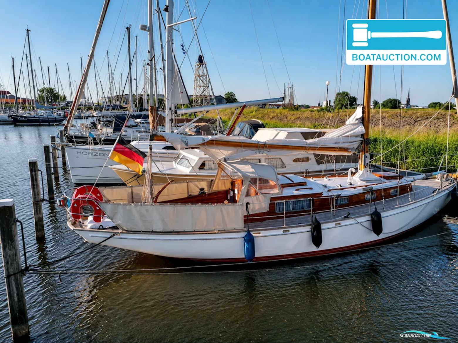 Huisman 1100 Zeilboten 1960, met Perkins motor, The Netherlands