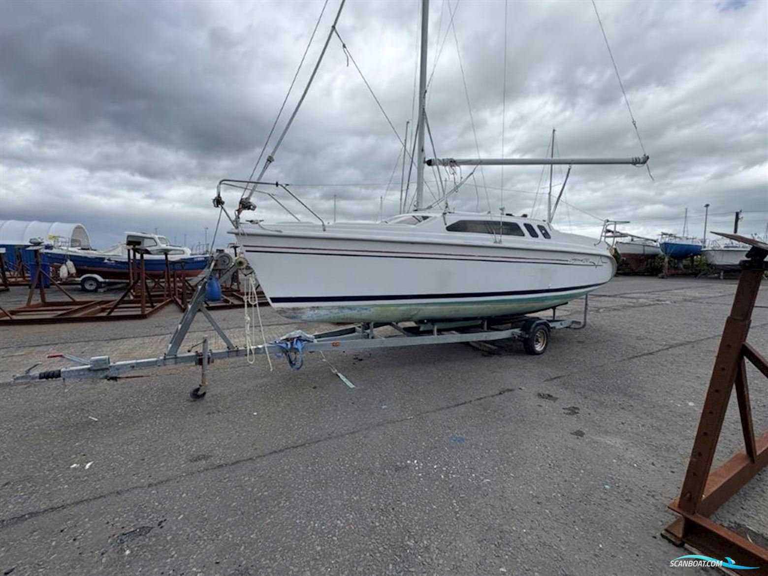 Hunter  Legend 240 Zeilboten 1999, met Yamaha motor, United Kingdom
