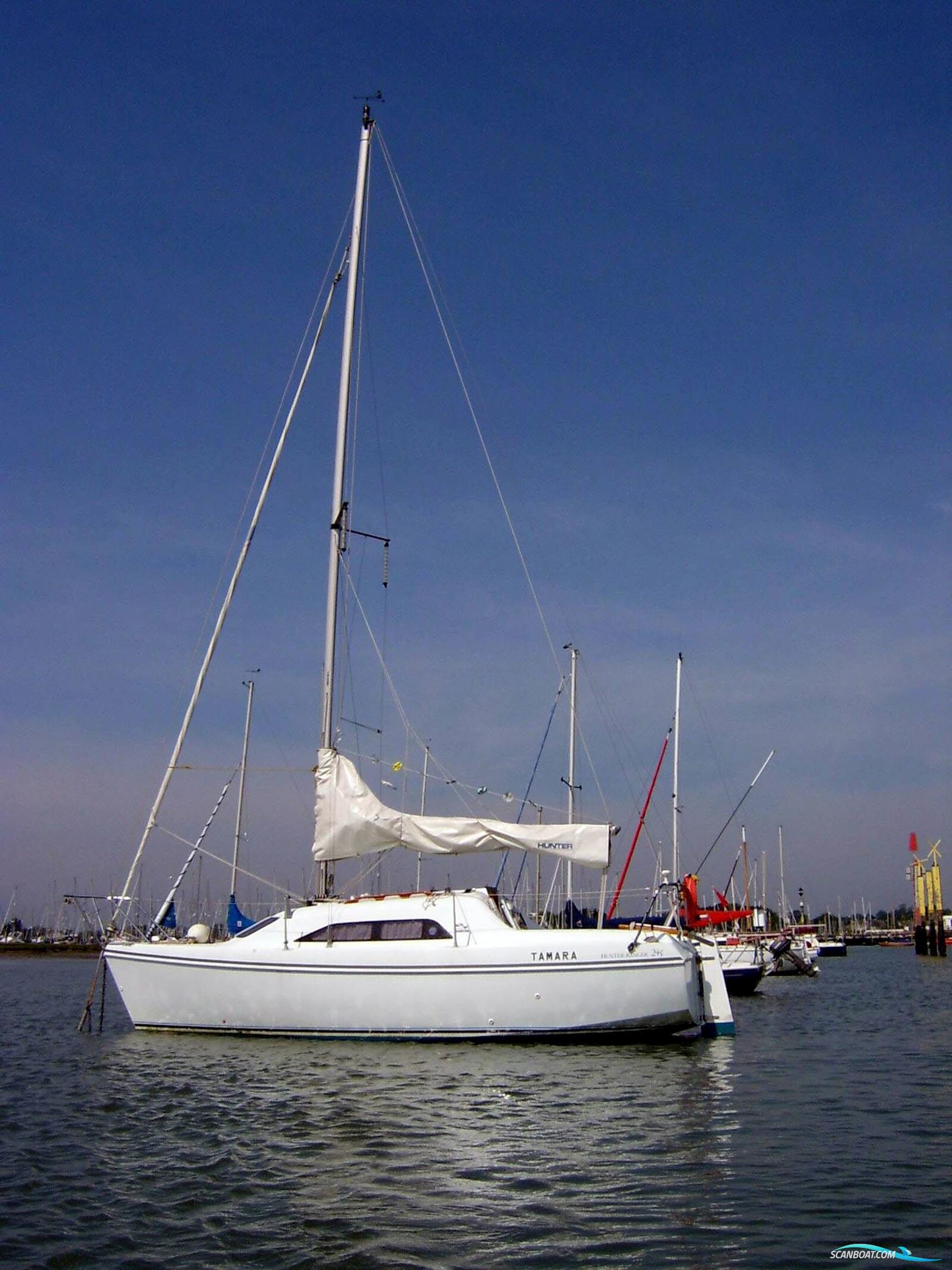 Hunter 245 Zeilboten 2001, met Yamaha motor, United Kingdom