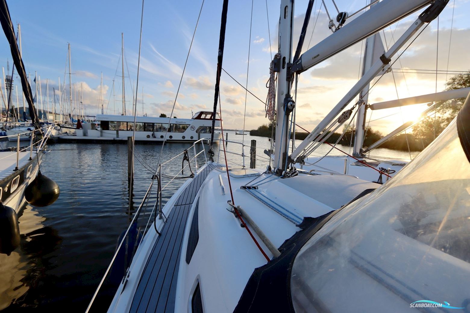 Hunter 306