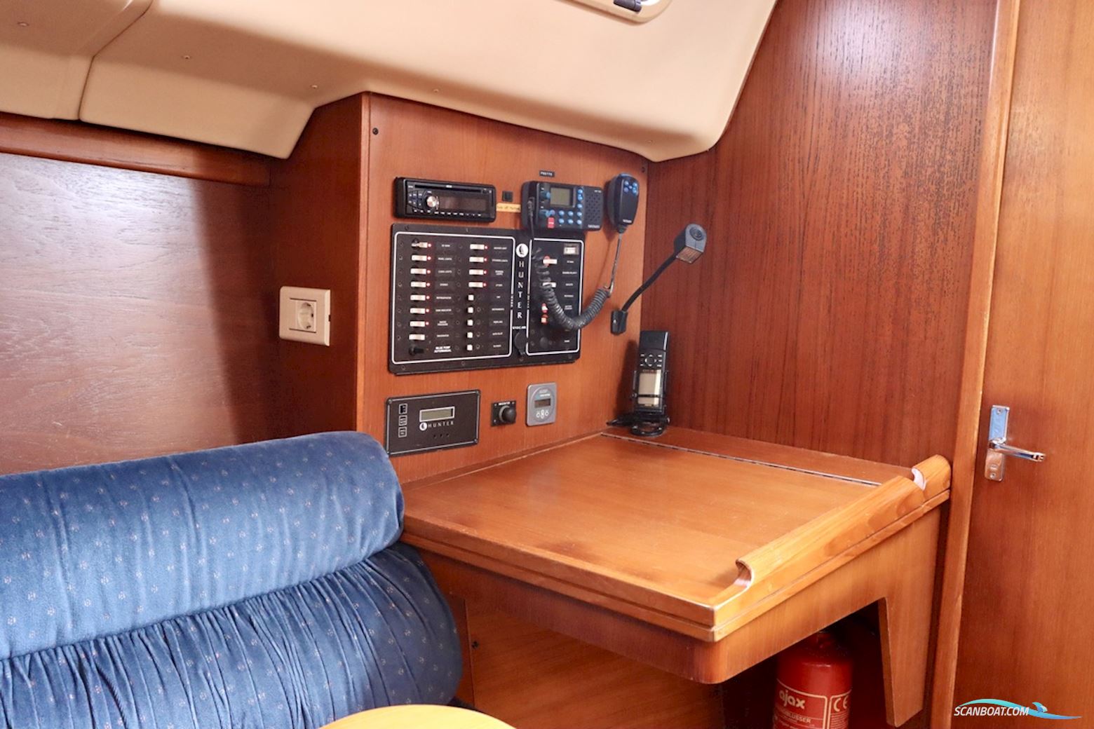 Hunter 306