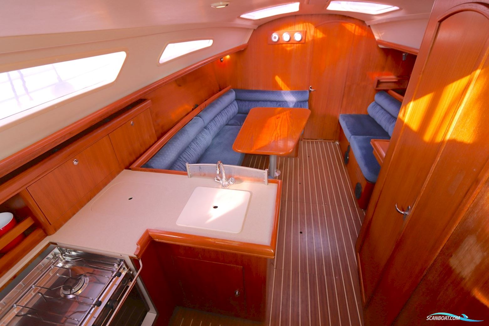 Hunter 33