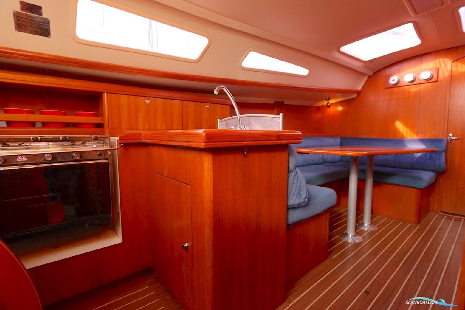 Hunter 33