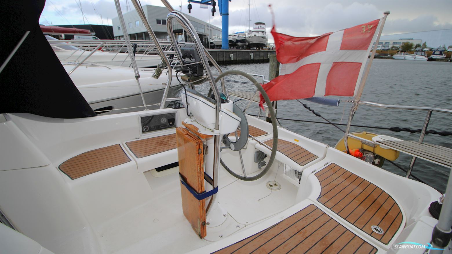 Hunter 33