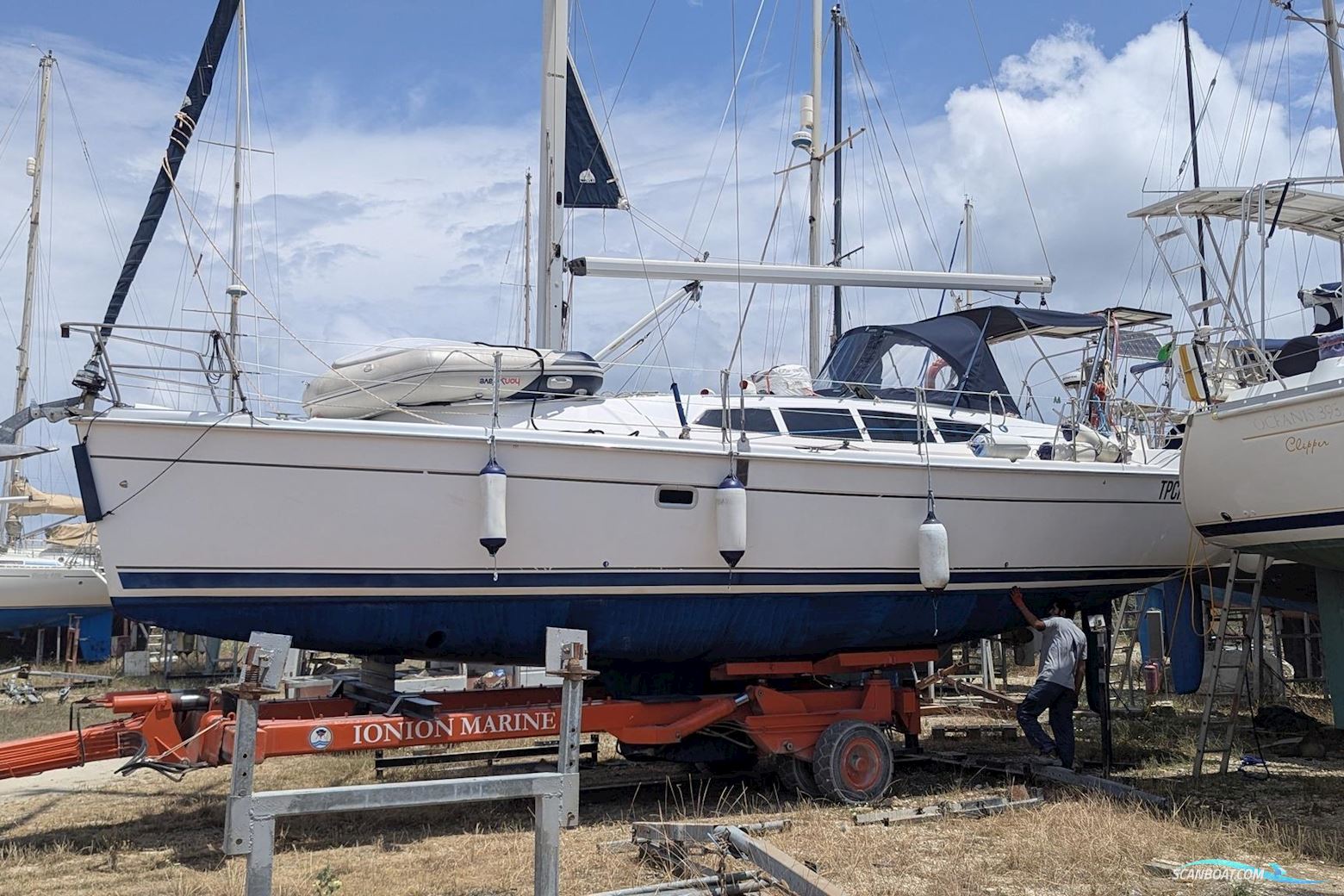 Hunter 39