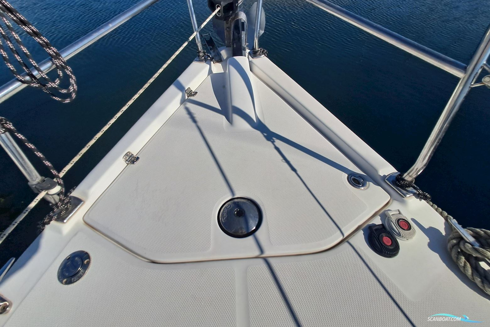 Hunter 39