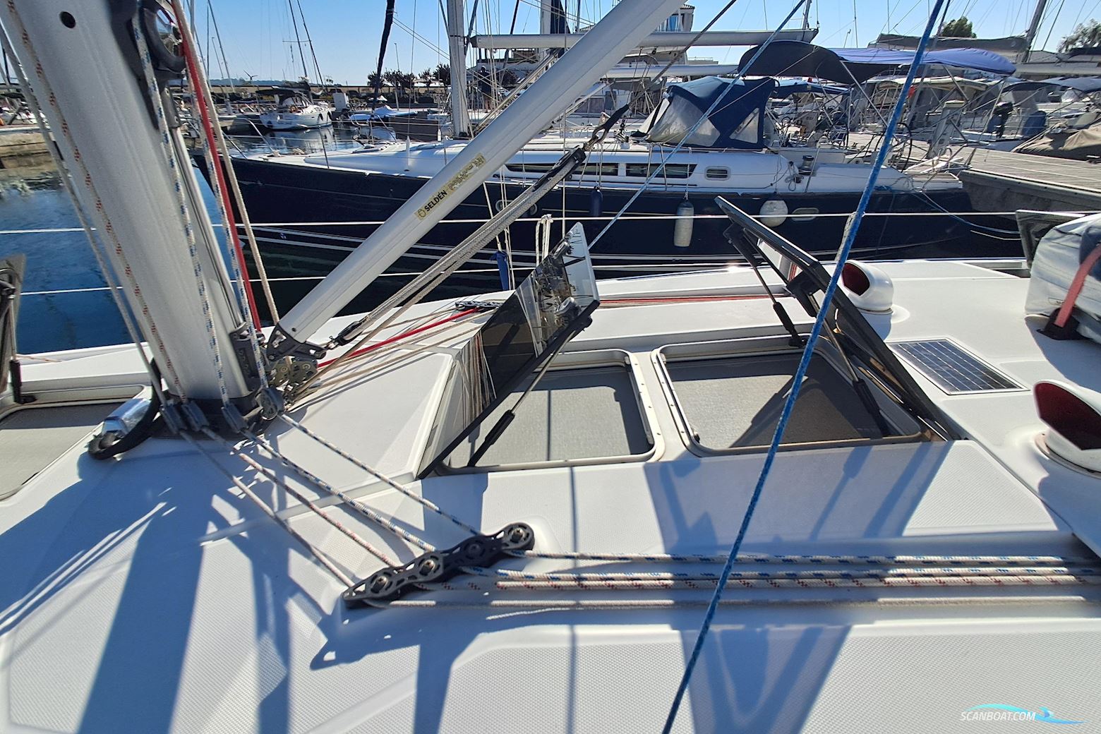 Hunter 39