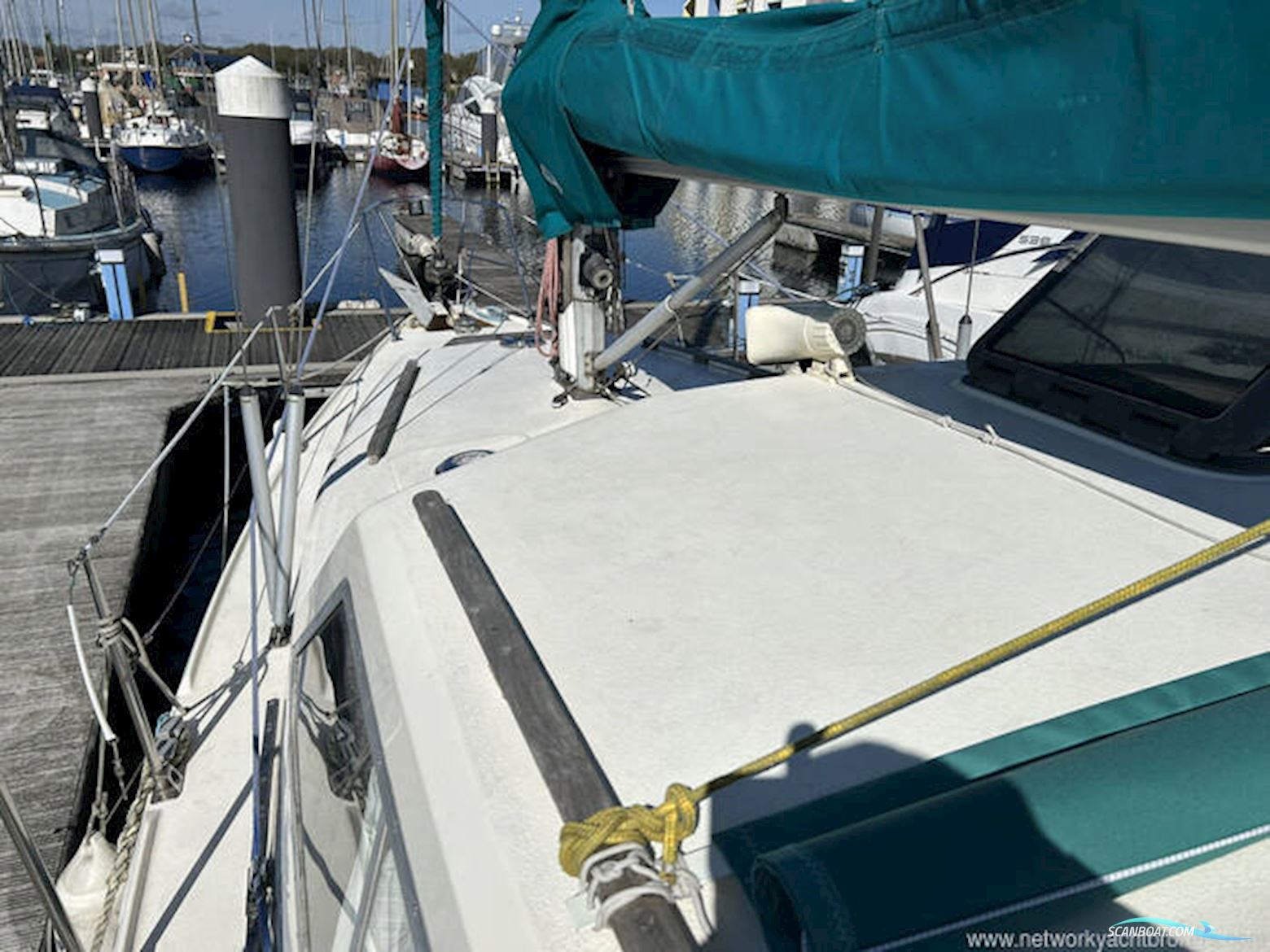 Hunter Horizon 32 Wheelhouse