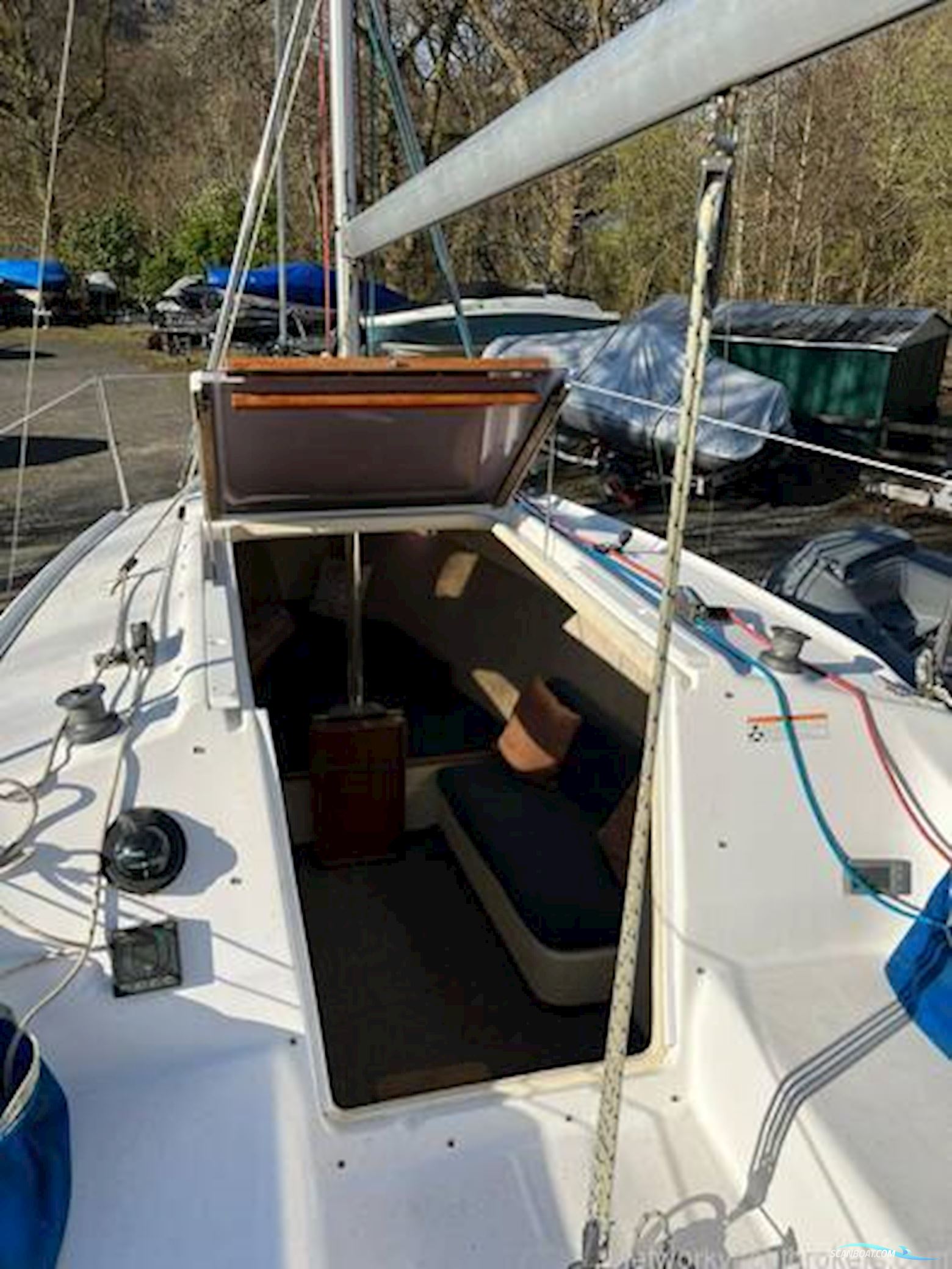 Hunter Legend 25 Trailer Sailer