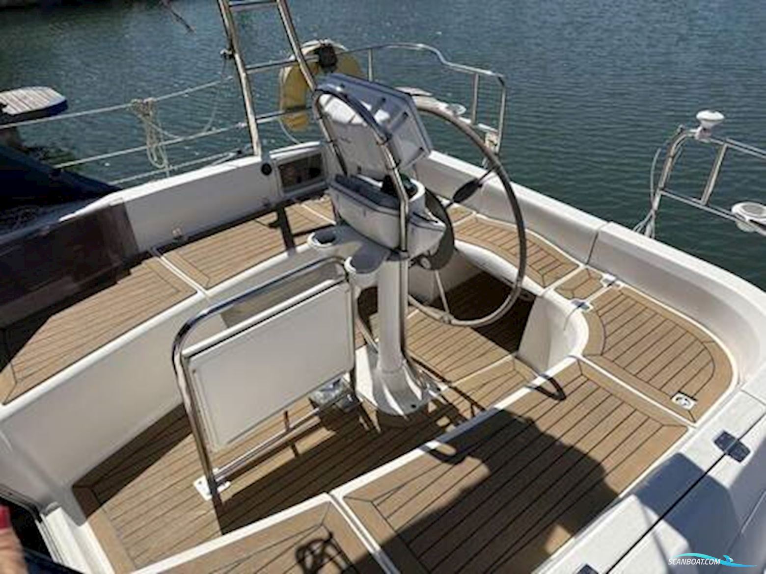 Hunter Legend 356   Bilge keel