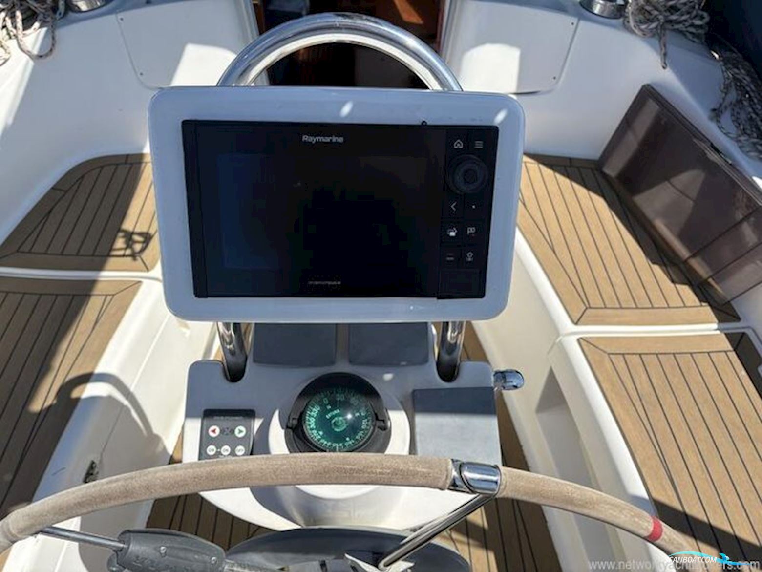 Hunter Legend 356   Bilge keel