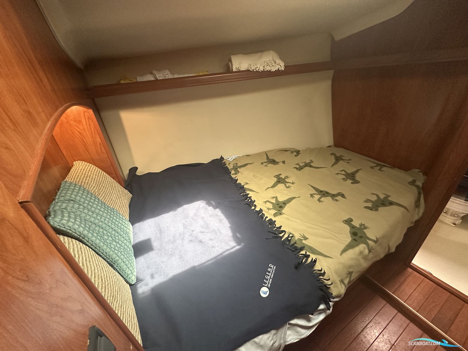 Hunter Legend 41 Deck Saloon