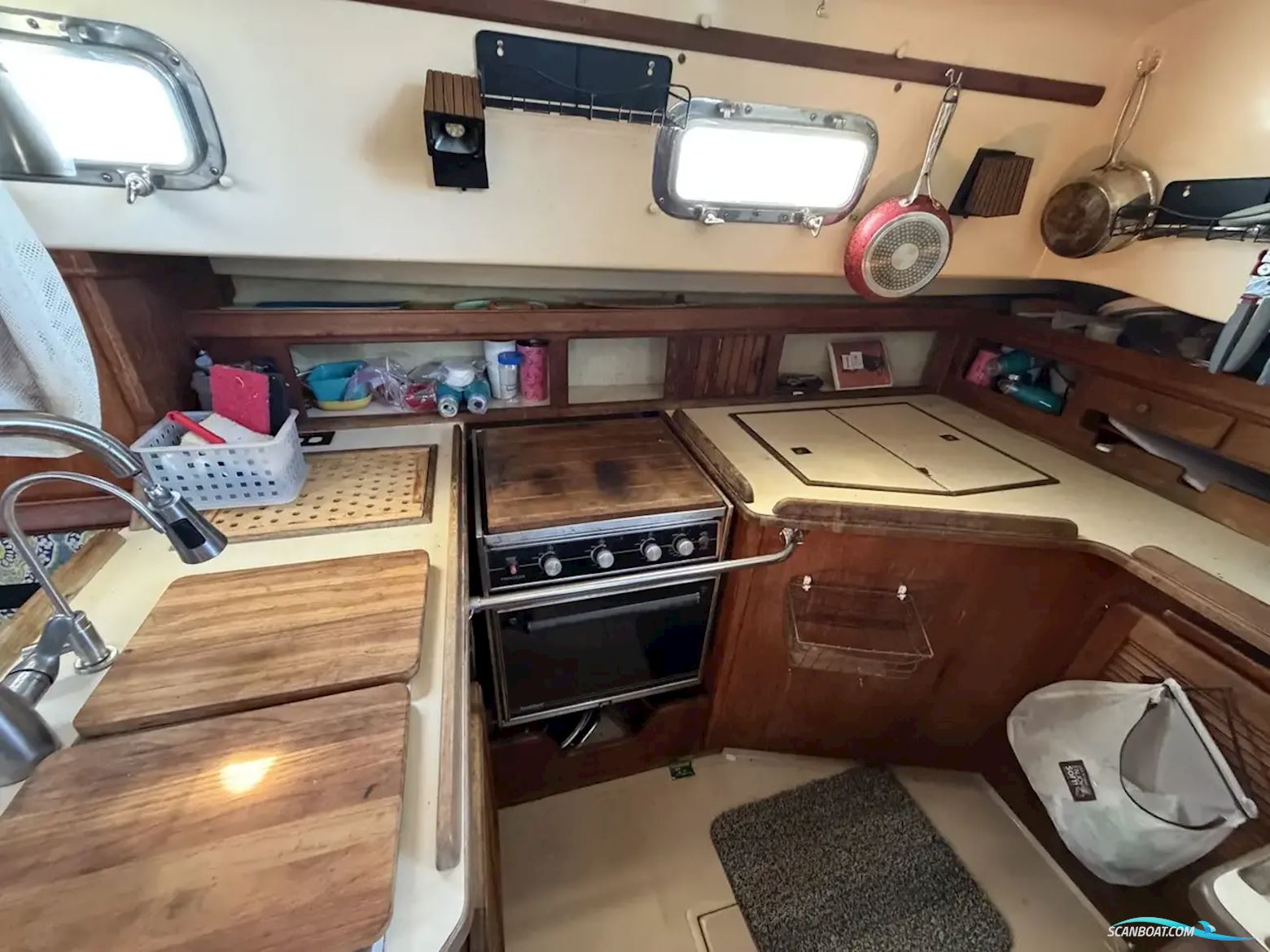 Island Packet 35