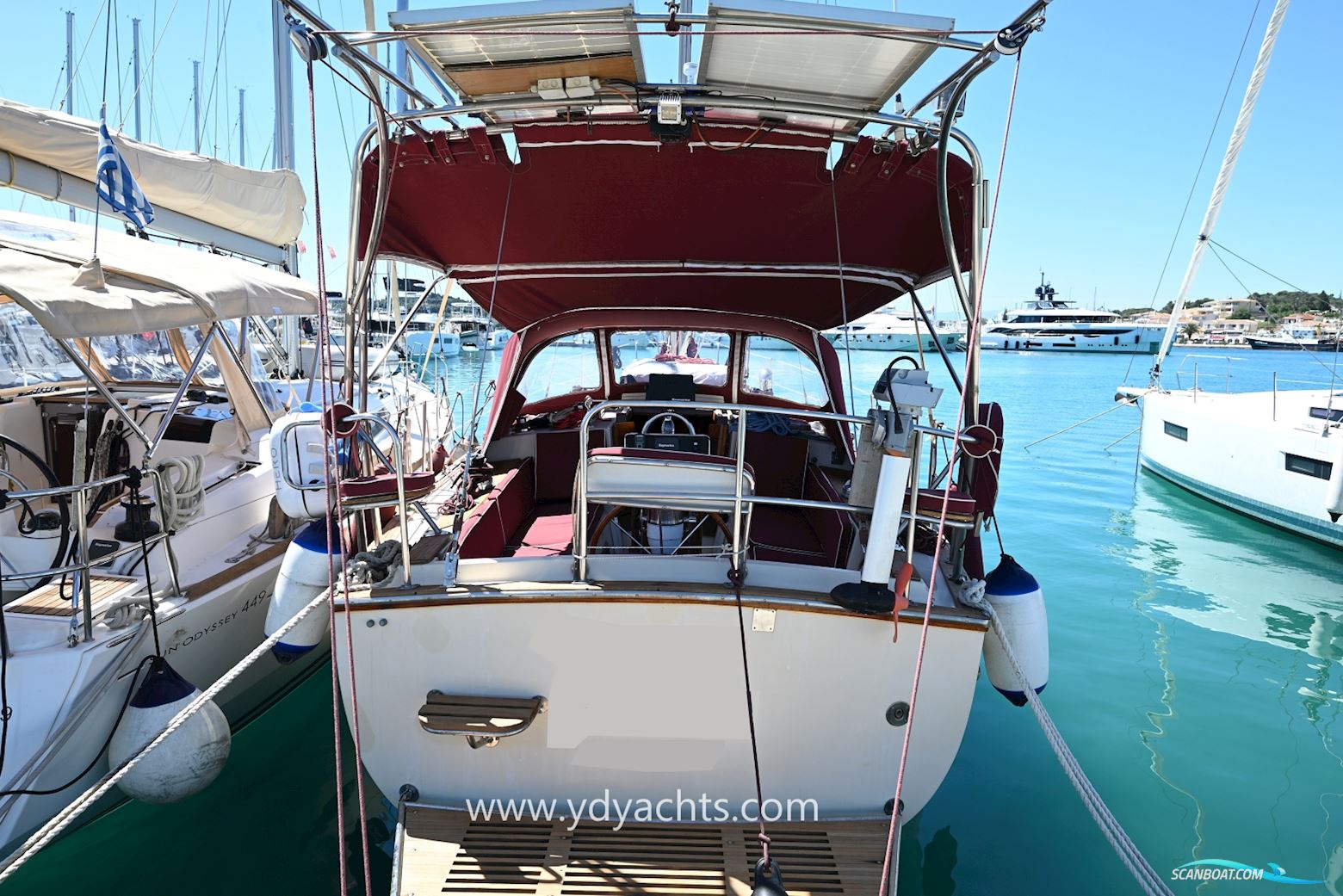 Island Packet 38