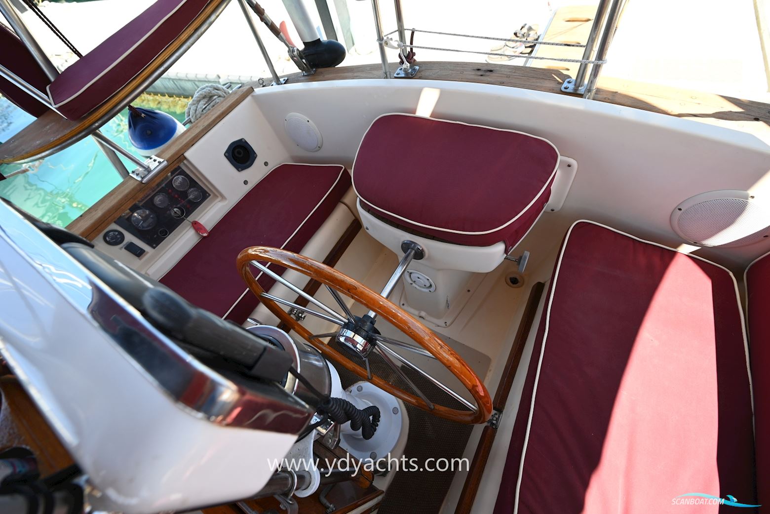 Island Packet 38