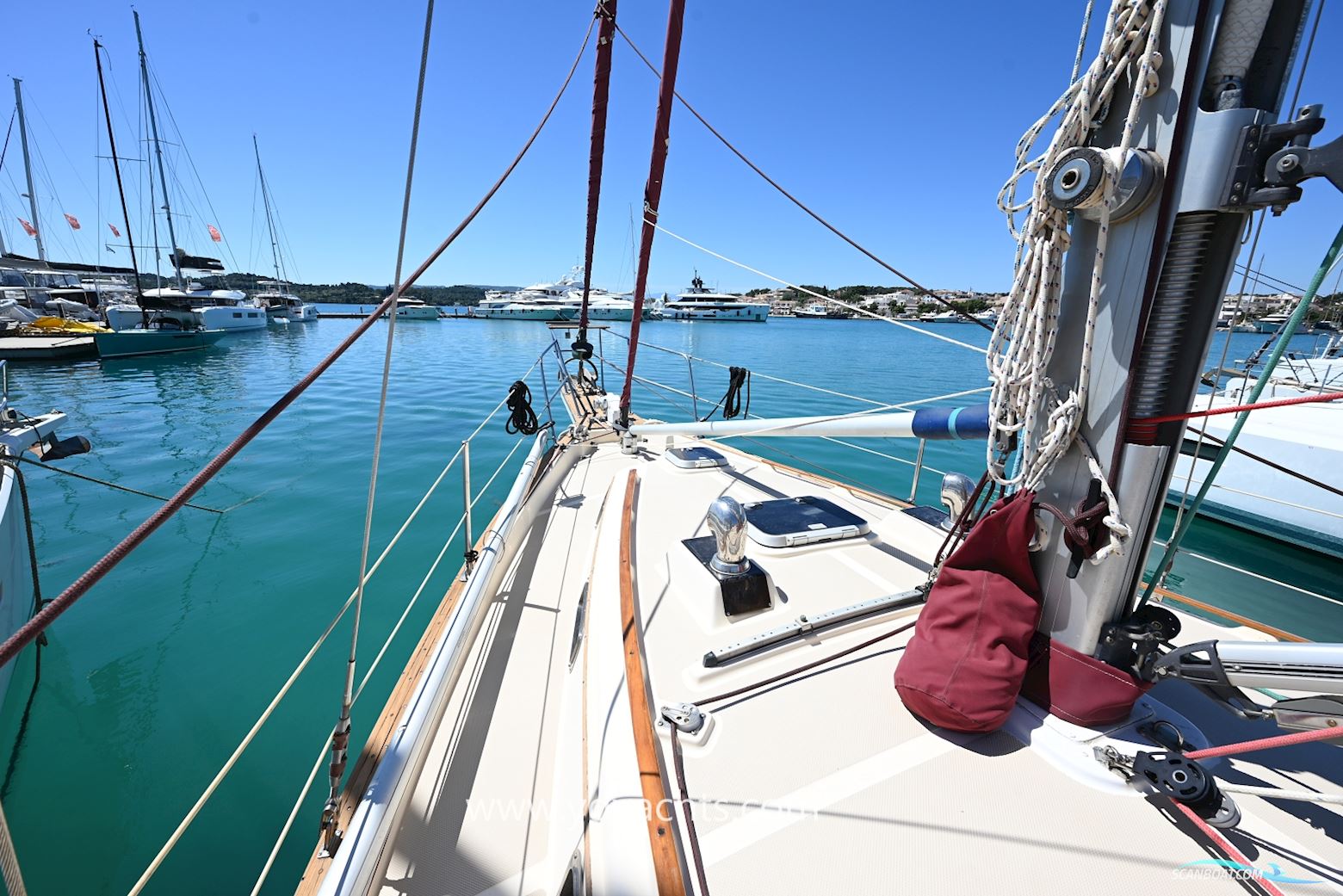 Island Packet 38