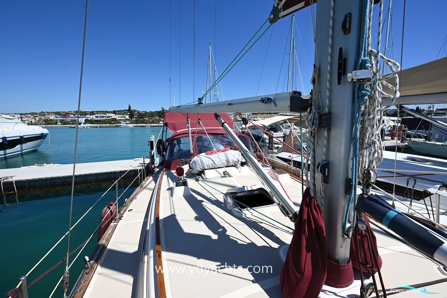 Island Packet 38