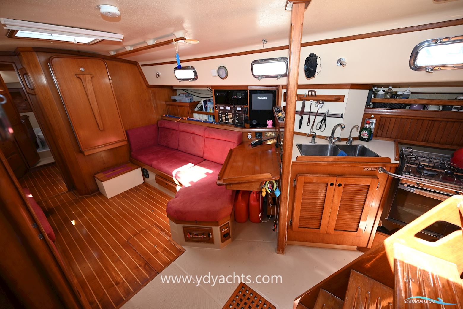 Island Packet 38