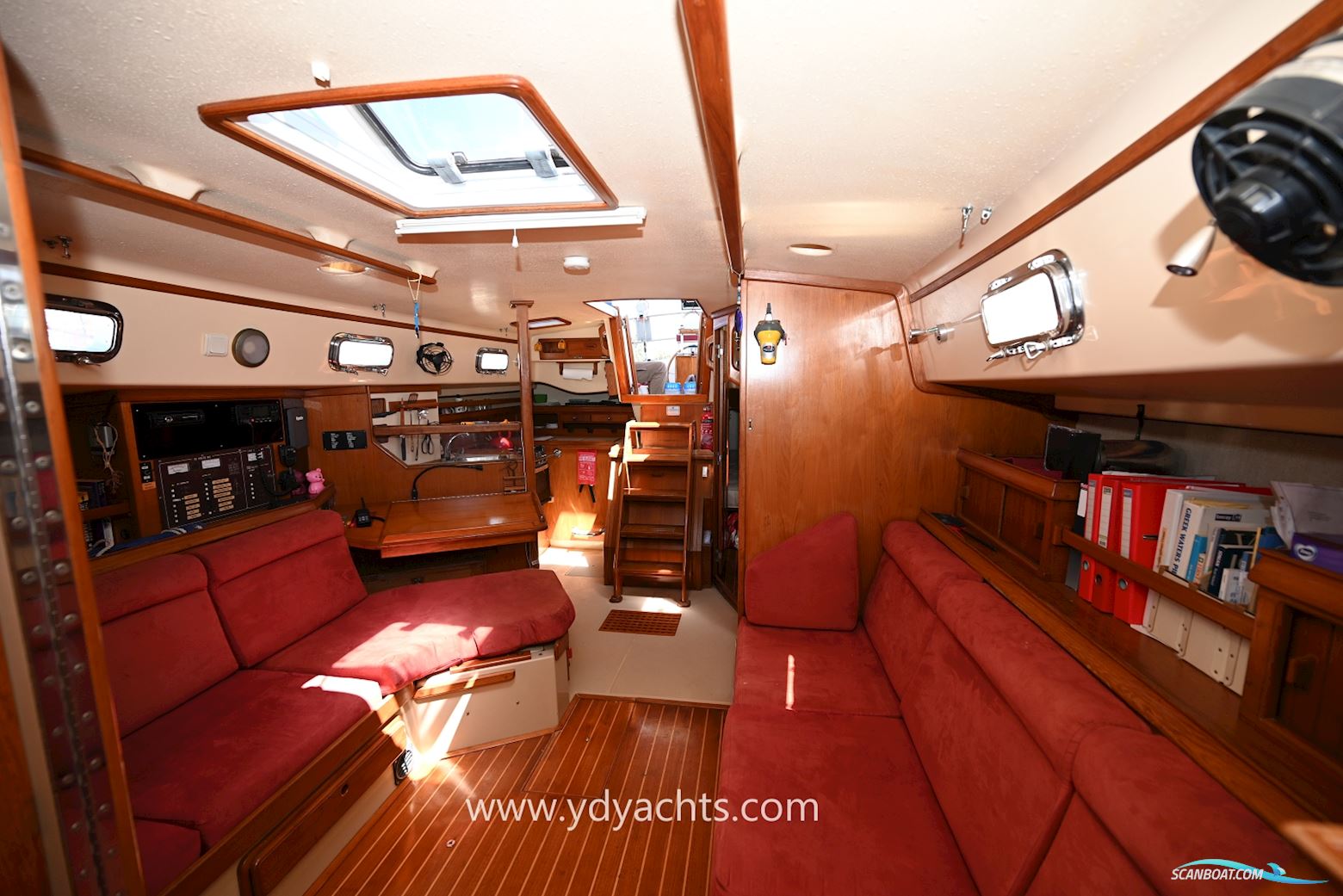 Island Packet 38