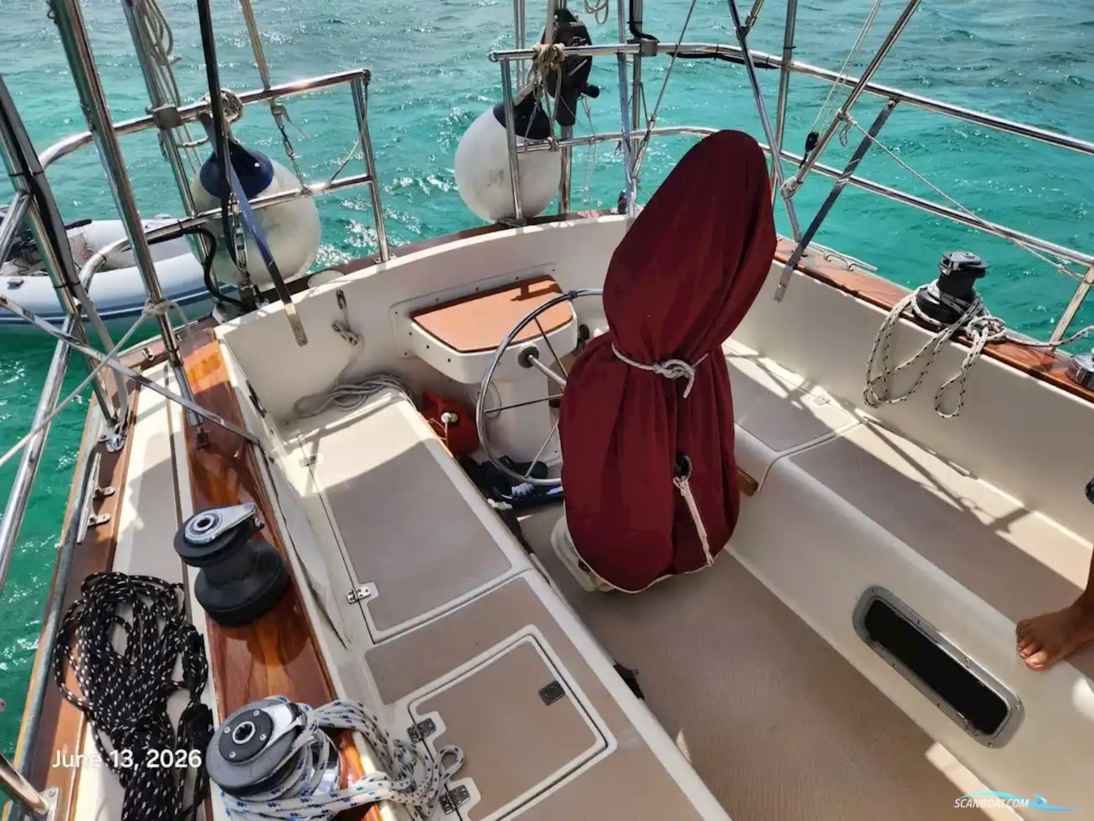 Island Packet 38