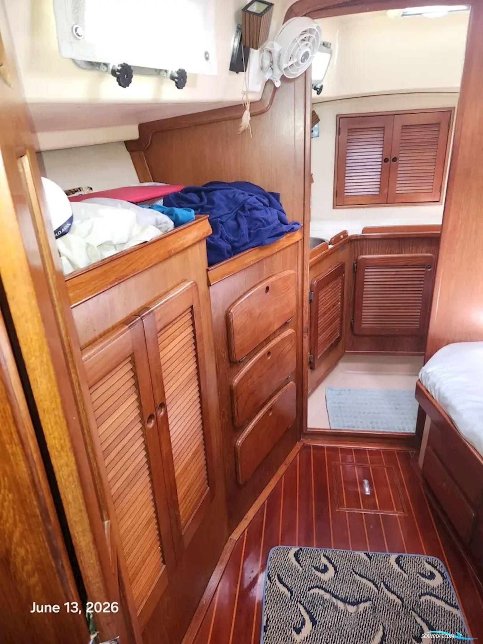 Island Packet 38