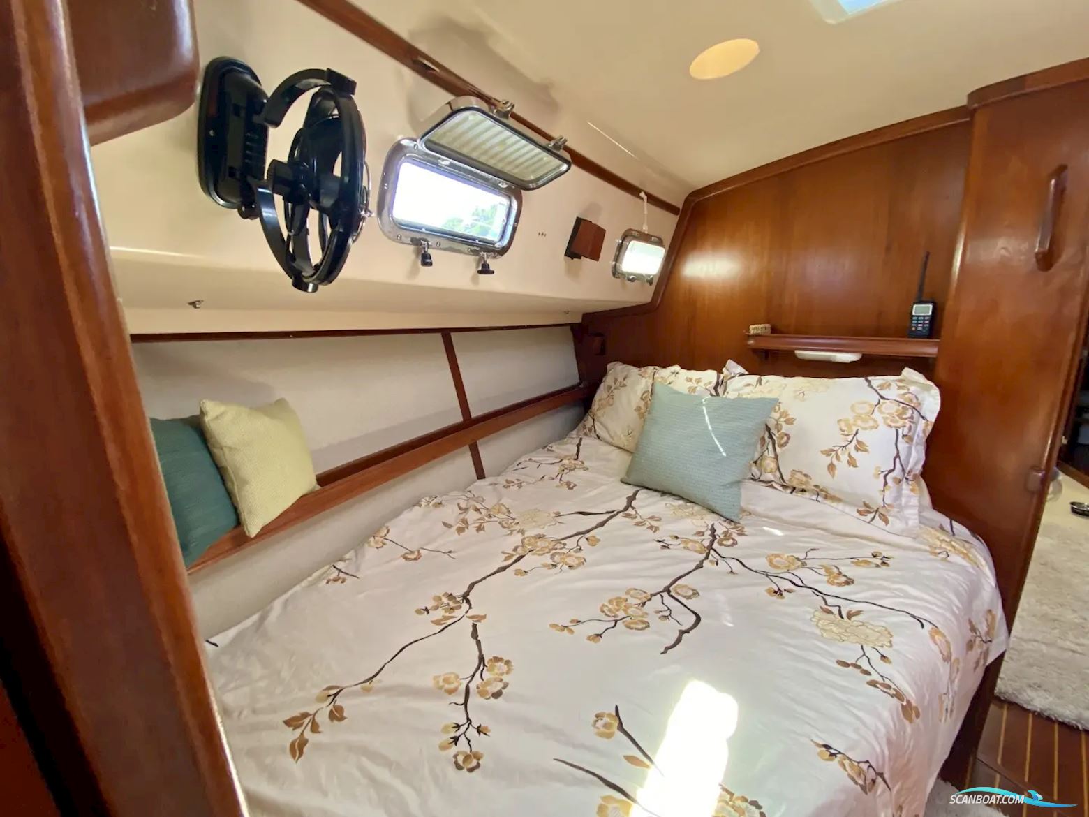 Island Packet 40