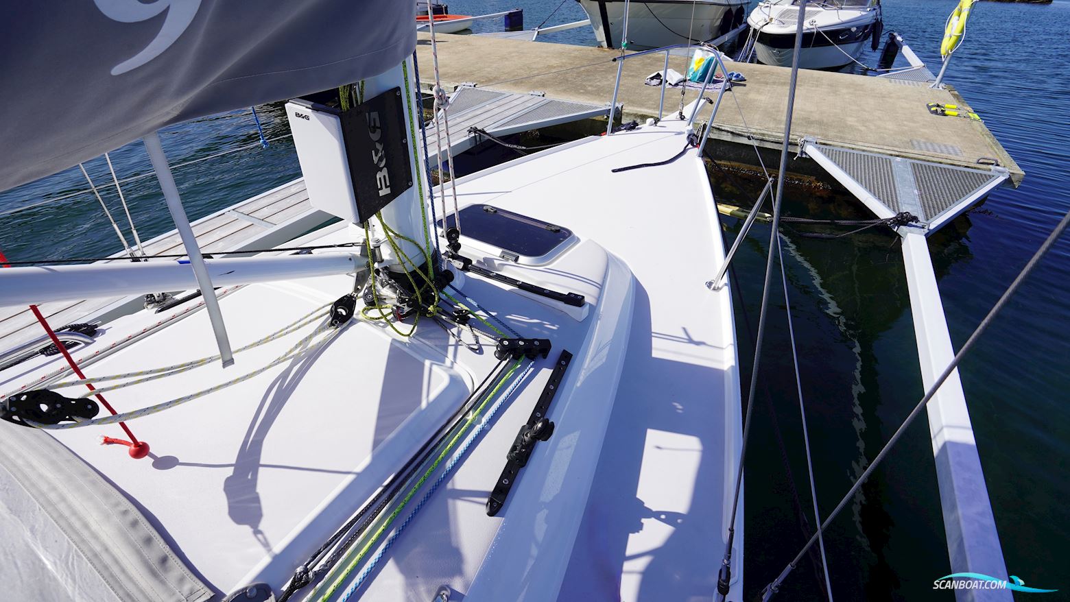 J Boats J 9