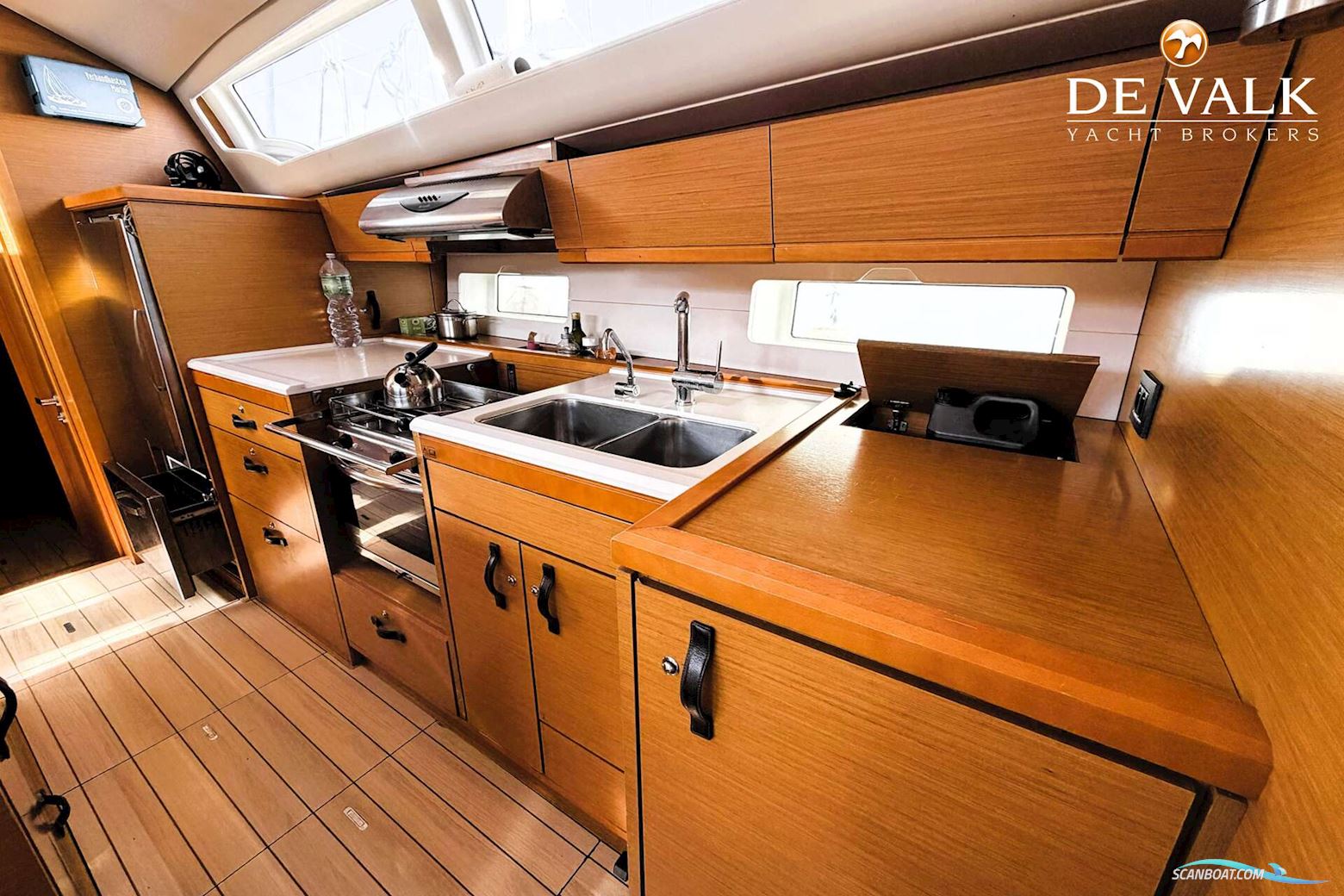 Jeanneau 54