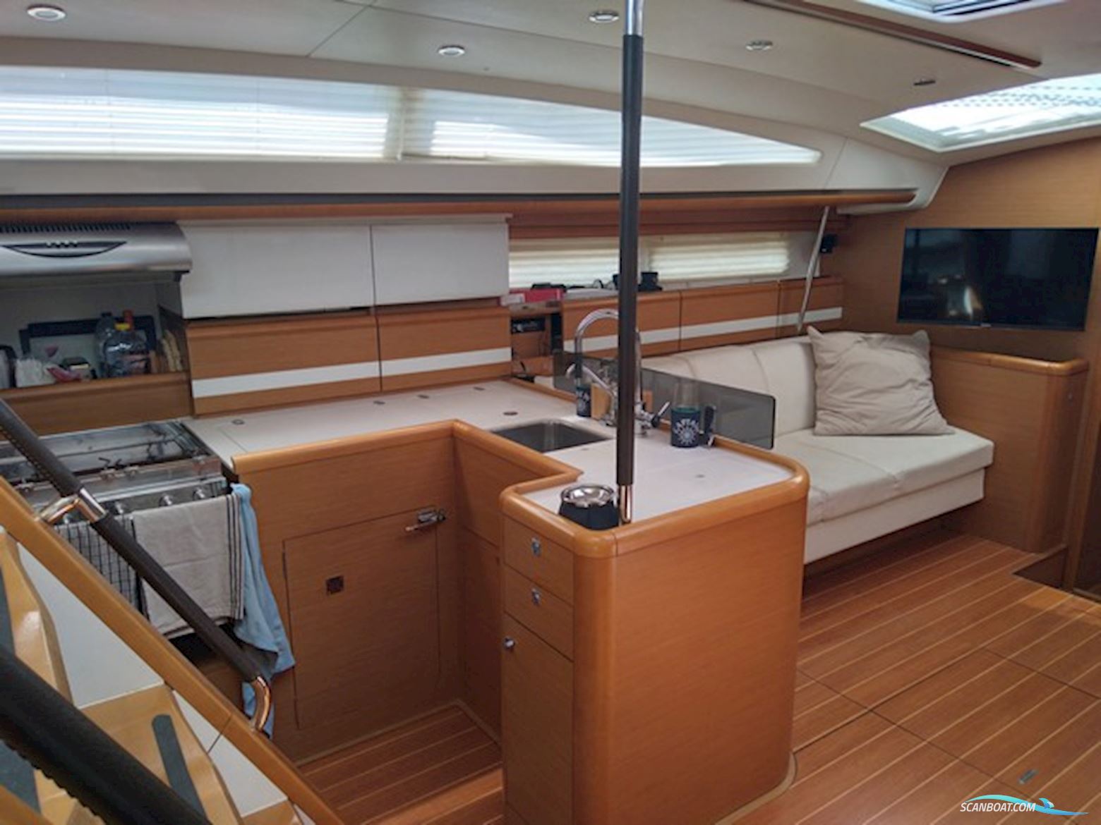 Jeanneau 57