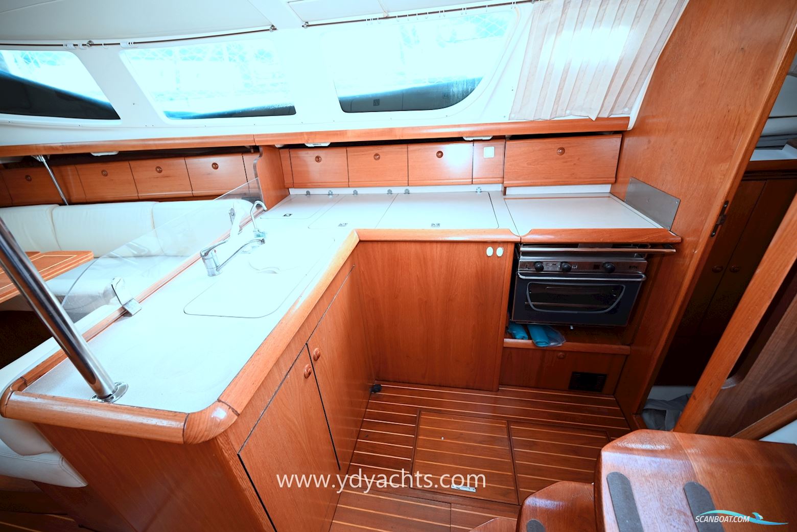 Jeanneau Sun Odyssey 43 DS Legende