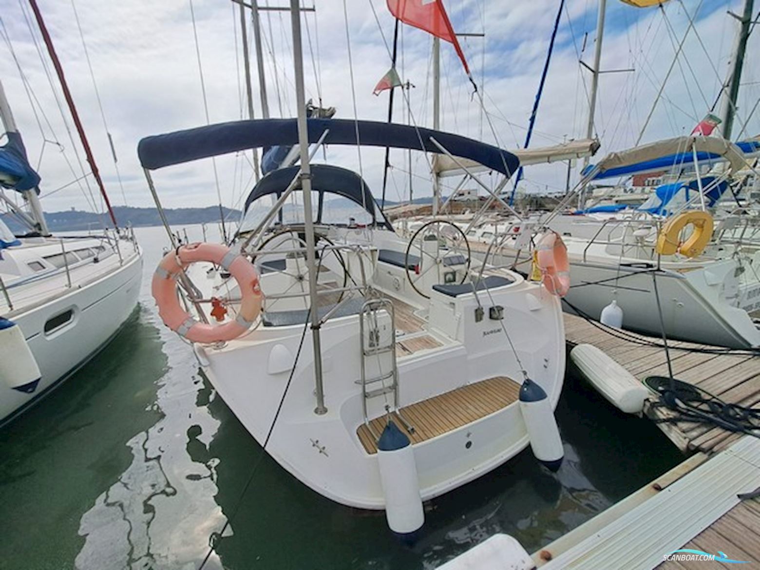 Jeanneau Sun Odyssey 43