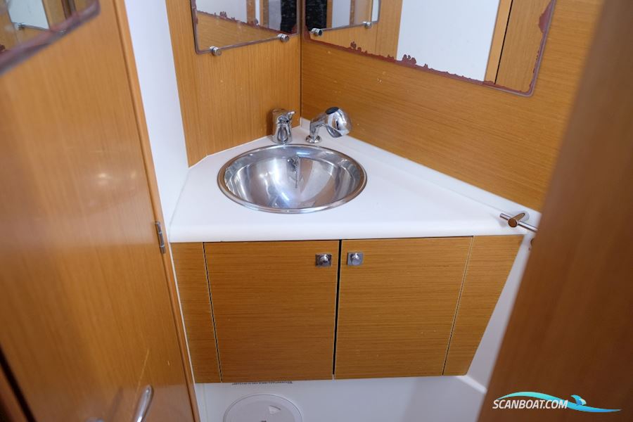 Jeanneau Sun Odyssey 44i Owners Version