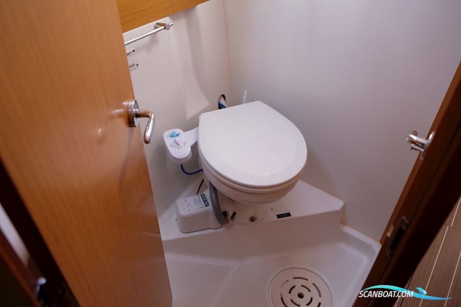 Jeanneau Sun Odyssey 44i Owners Version