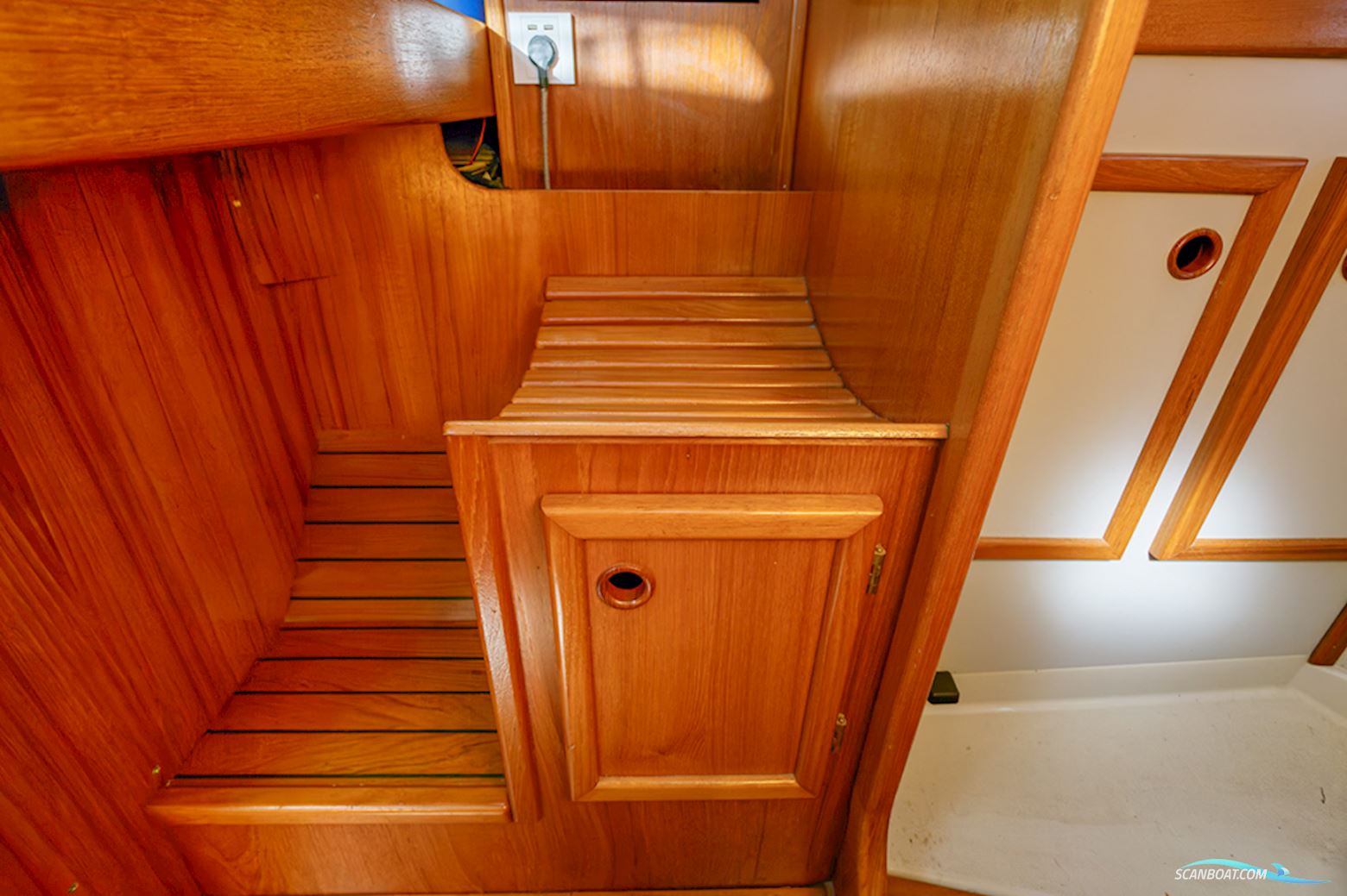 Jeanneau Sunshine 38 centerboard