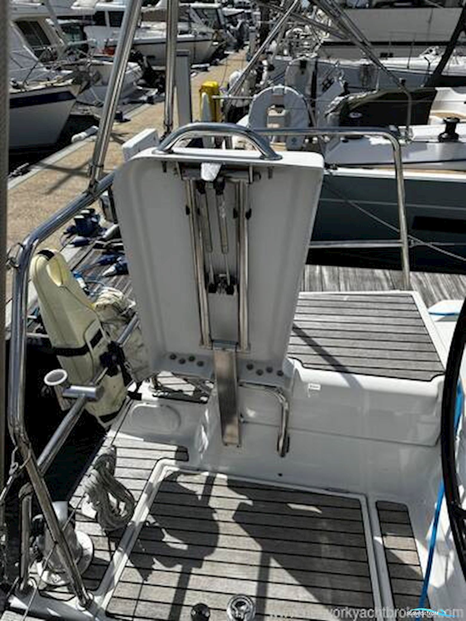 Jeanneau Yacht 54
