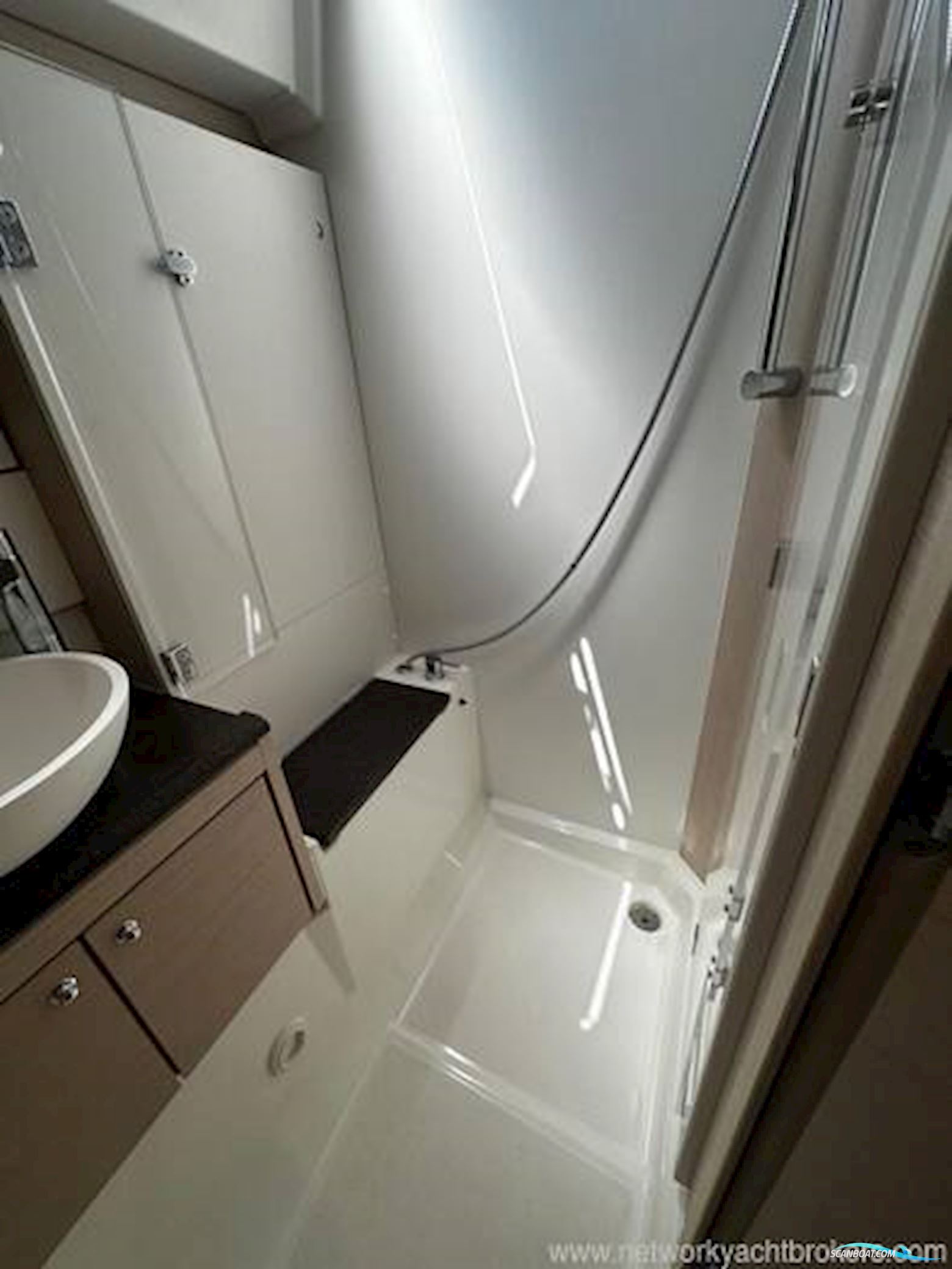 Jeanneau Yacht 54