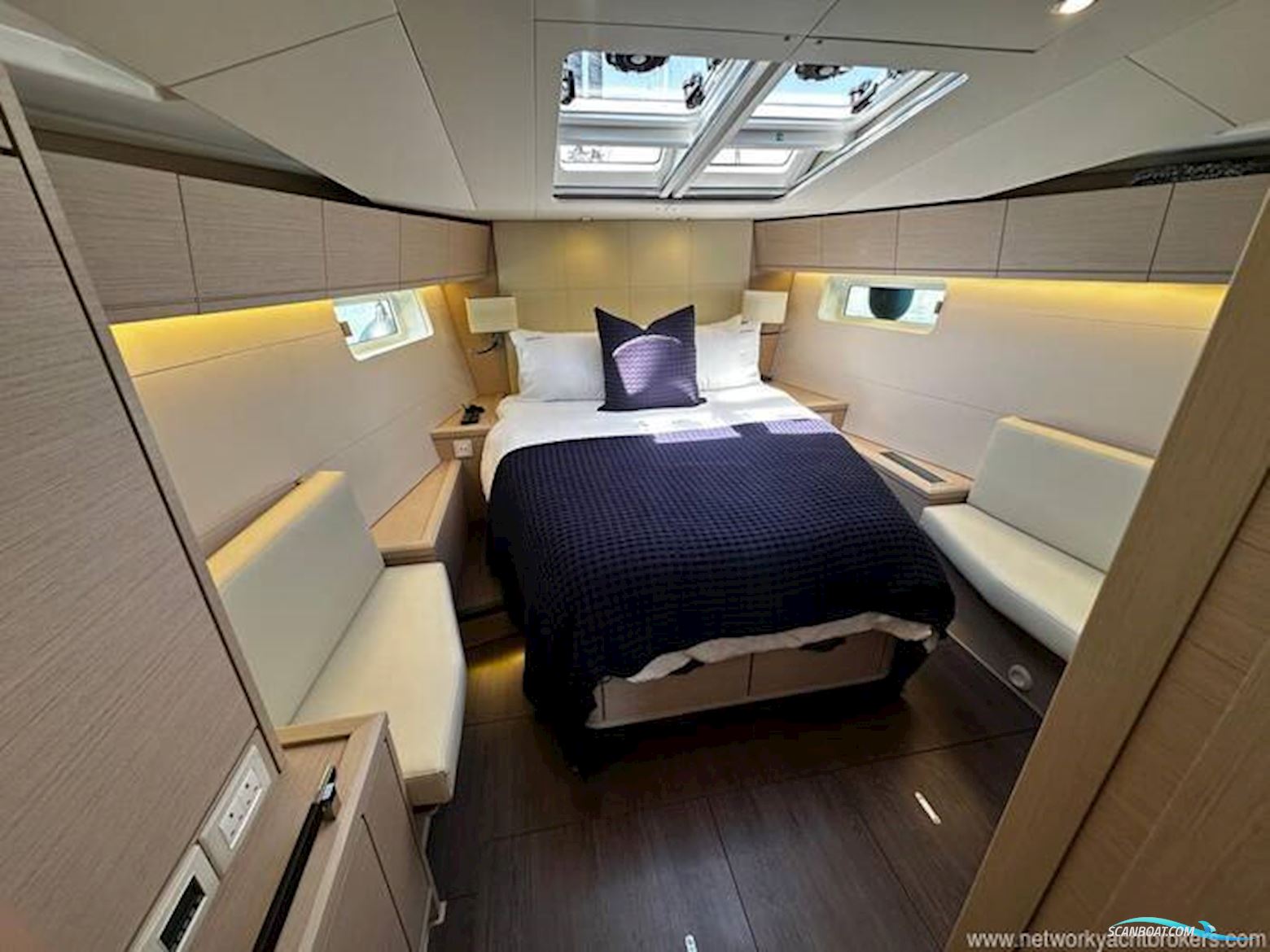 Jeanneau Yacht 54