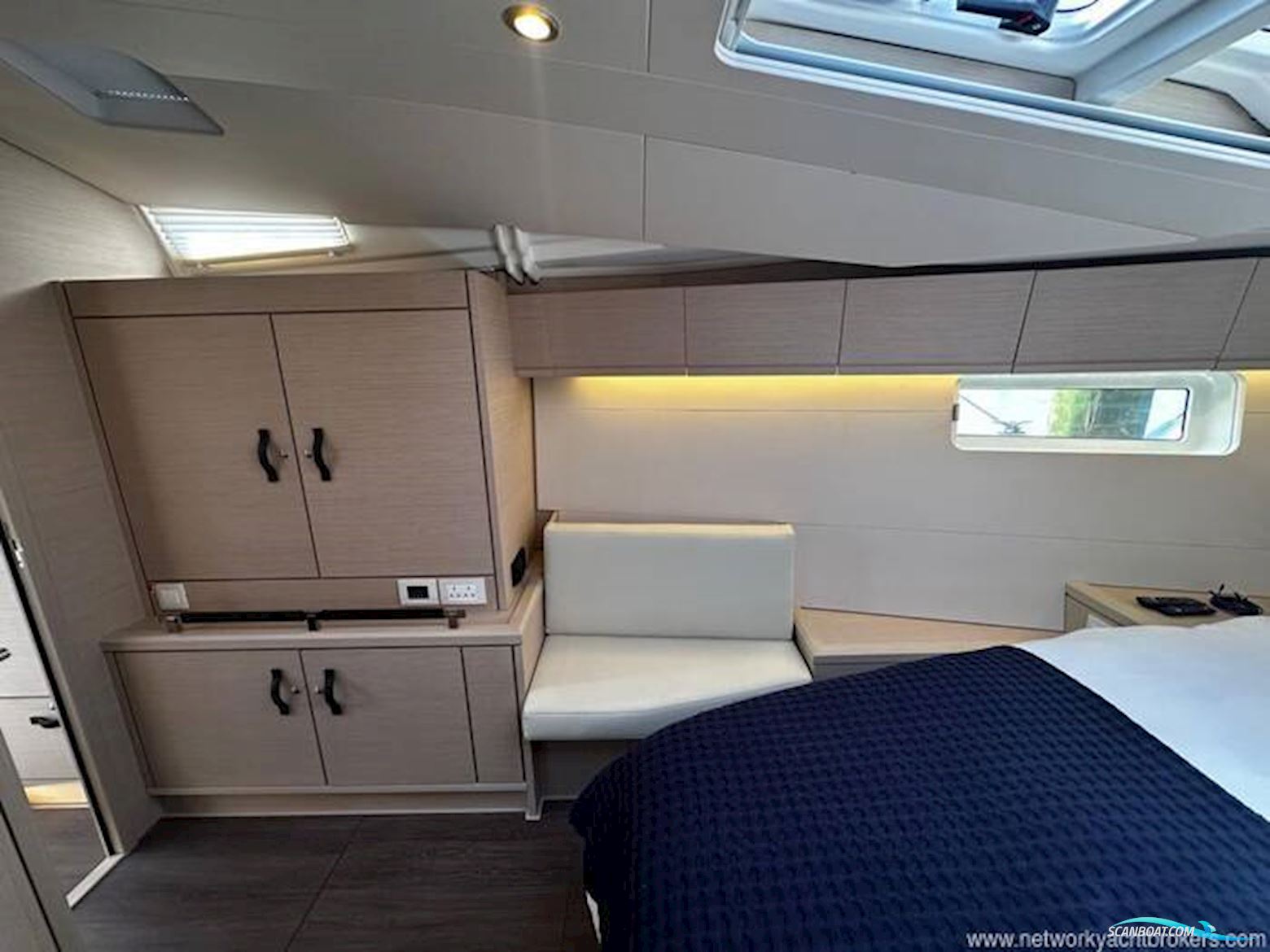 Jeanneau Yacht 54