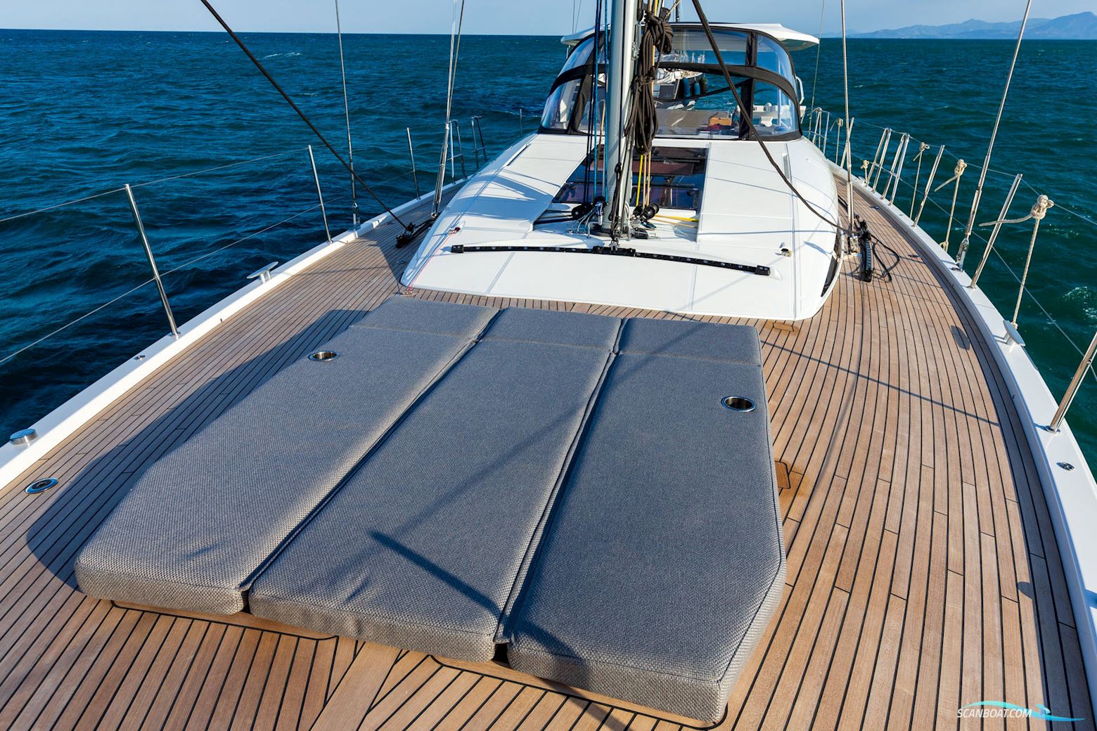 Jeanneau Yacht 60