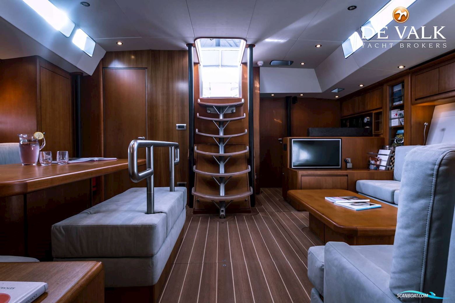JFA Yachts 82 SY