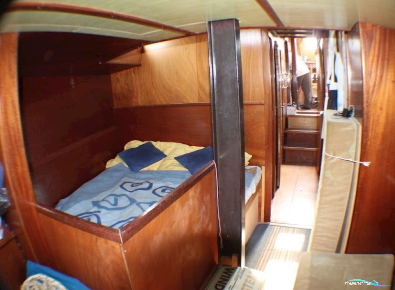 KETCH PILOTHOUSE 49