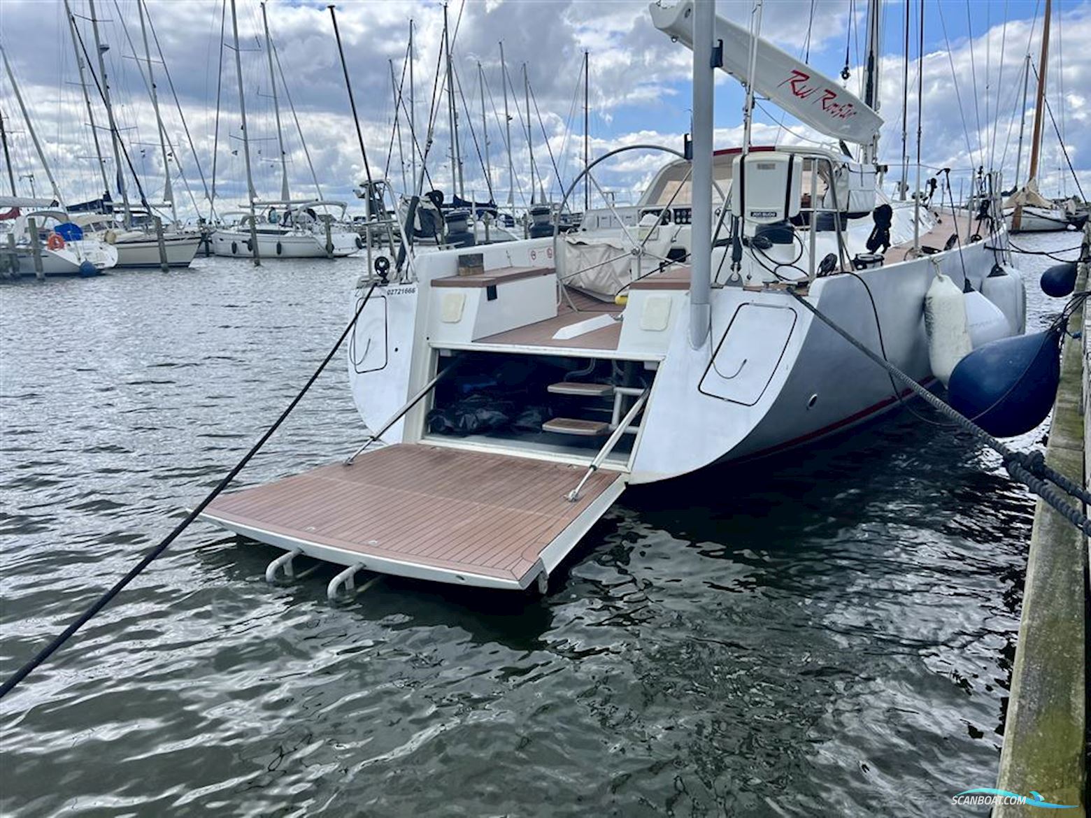 KM Yachtbuilders Stadtship 70