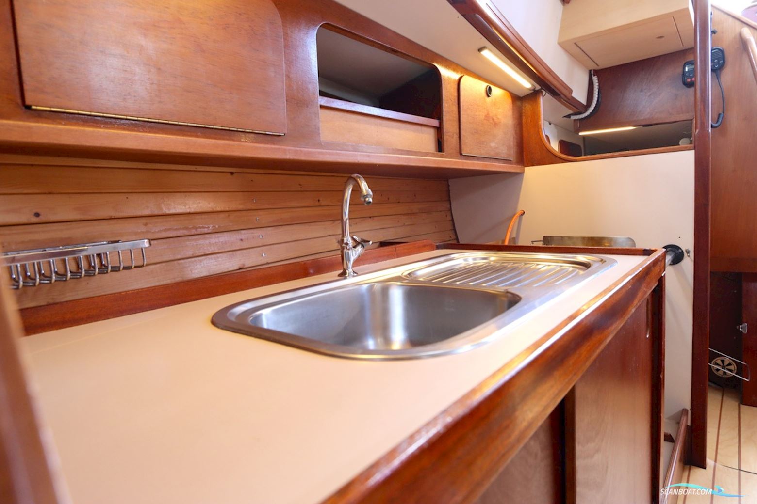 Koopmans 33 Deck Salon