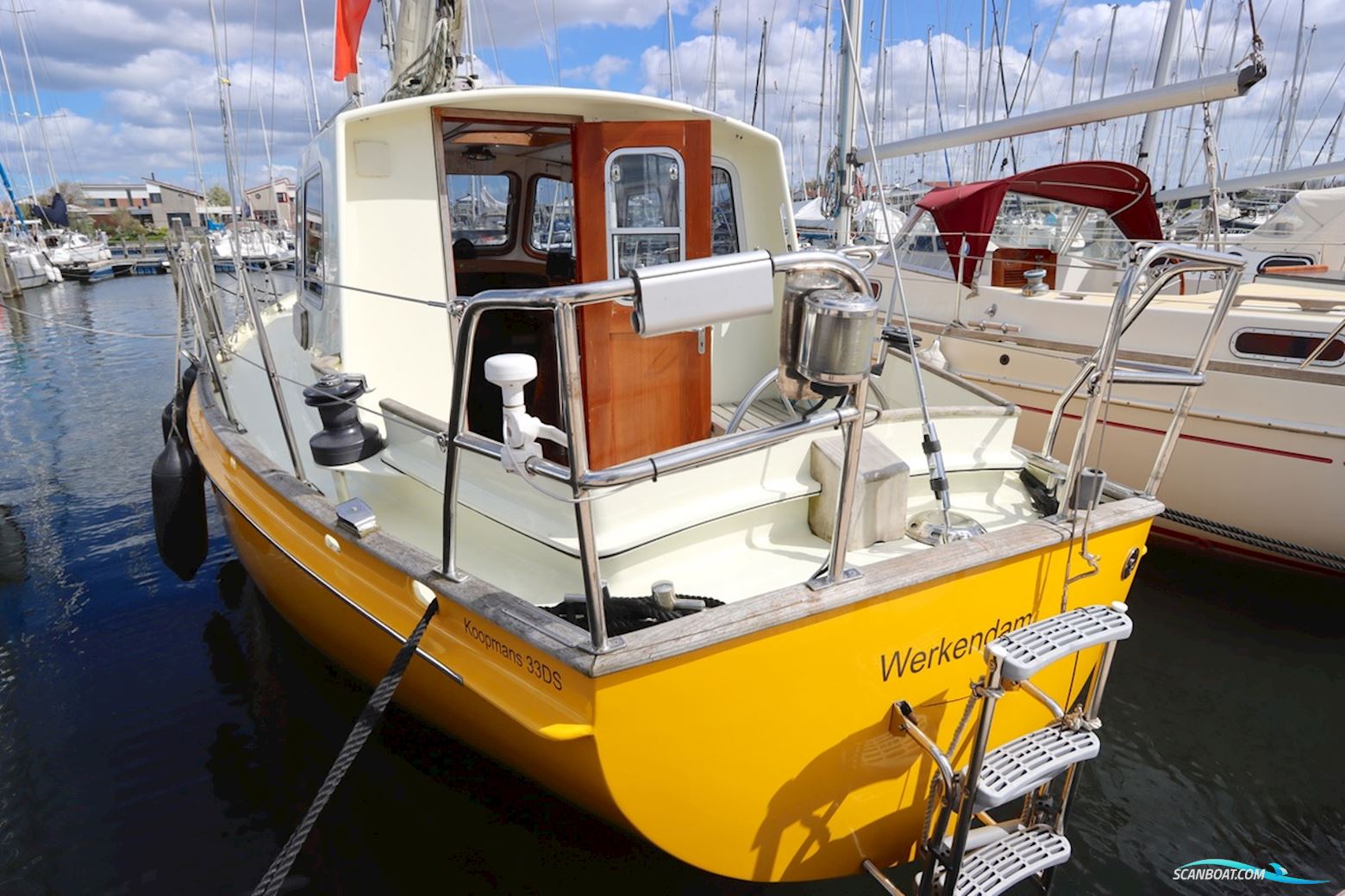 Koopmans 33 Deck Salon