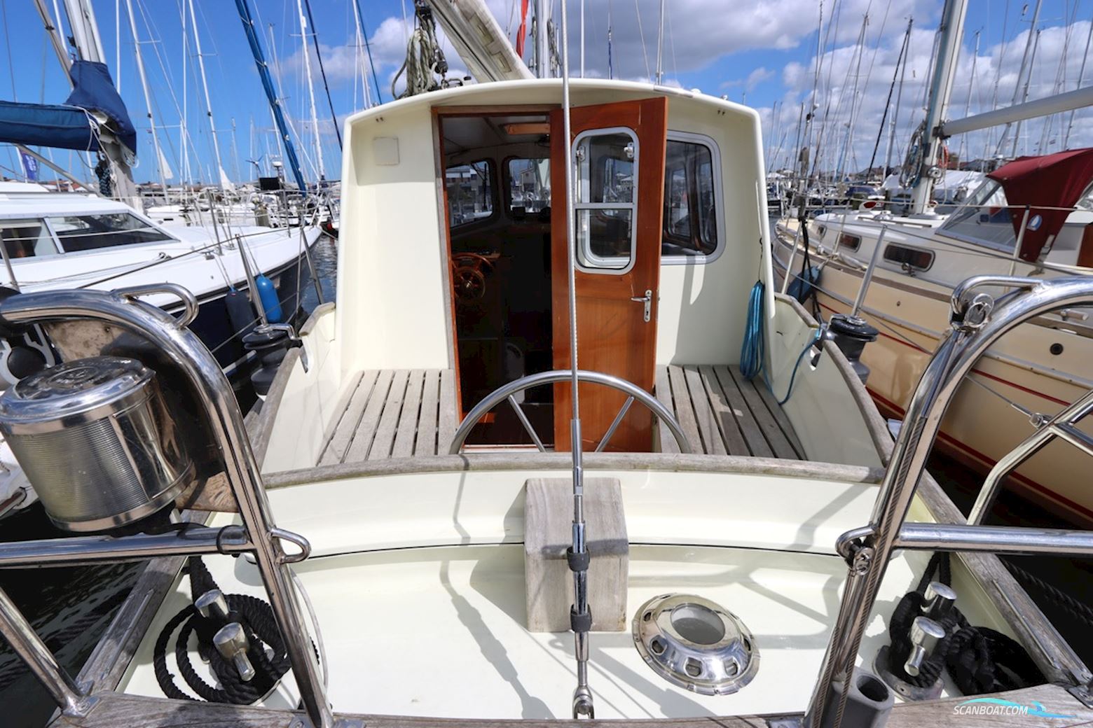 Koopmans 33 Deck Salon